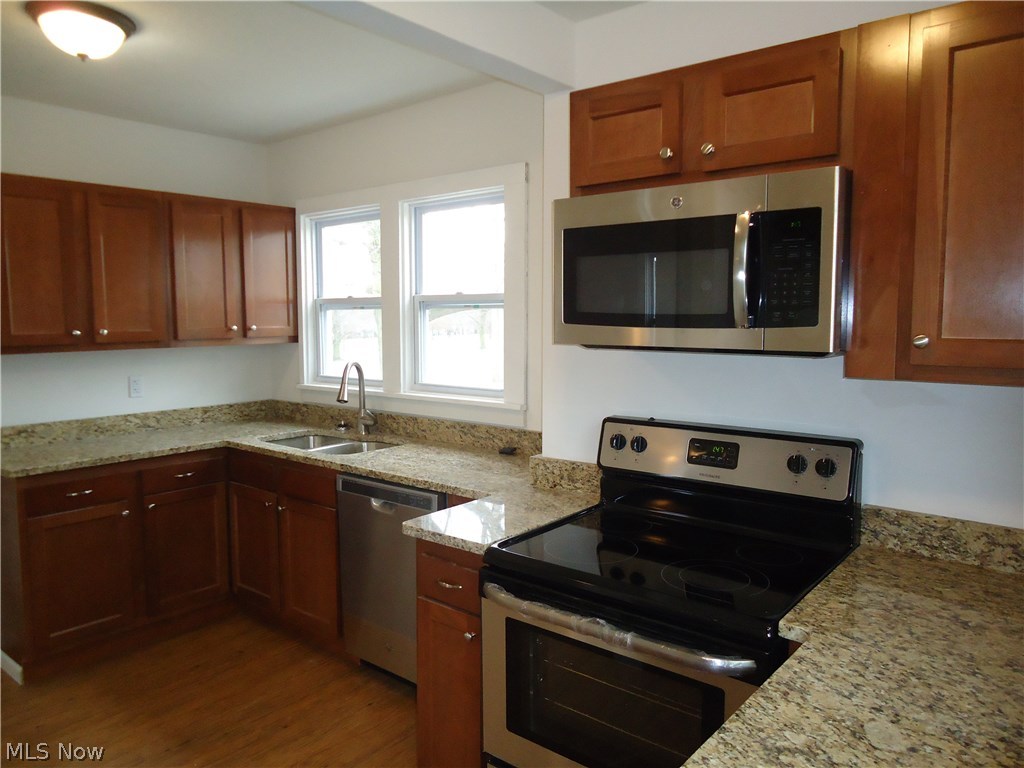 7868 Ridge Road Wadsworth, OH 44281 - Photo 5 of 27 Gallery Image 5