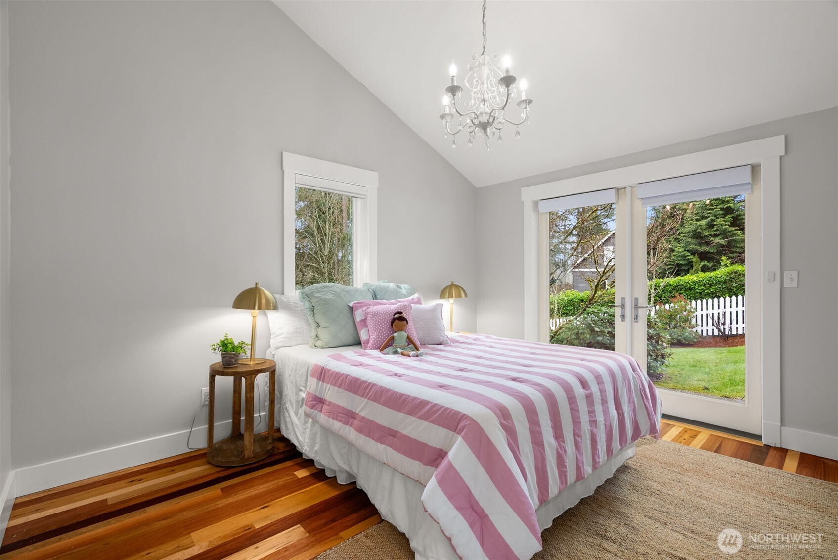 8803 Northeast Koura Road Bainbridge Island, WA 98110 - Photo 23 of 38