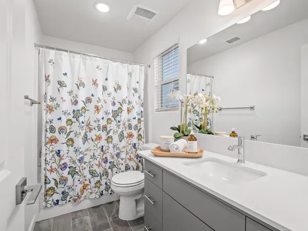 $405,000 | 1913 Oak Lane, Clovis, CA 93611