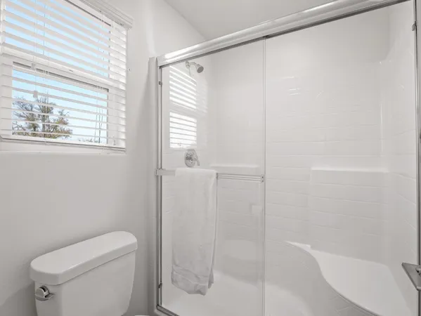 $405,000 | 1913 Oak Lane, Clovis, CA 93611