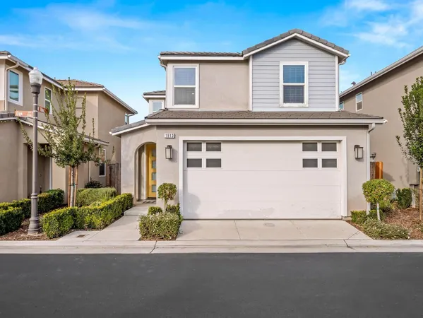 $405,000 | 1913 Oak Lane, Clovis, CA 93611