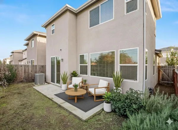 $405,000 | 1913 Oak Lane, Clovis, CA 93611