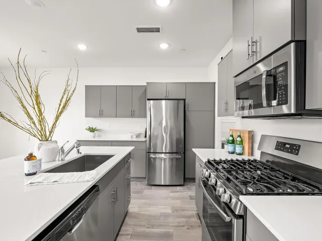 $405,000 | 1913 Oak Lane, Clovis, CA 93611