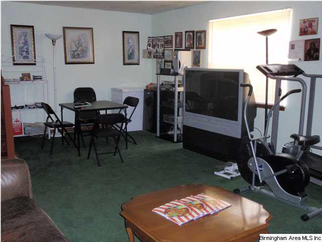 709 Greenbriar Road Fairfield, AL 35064 - Photo 8 of 19