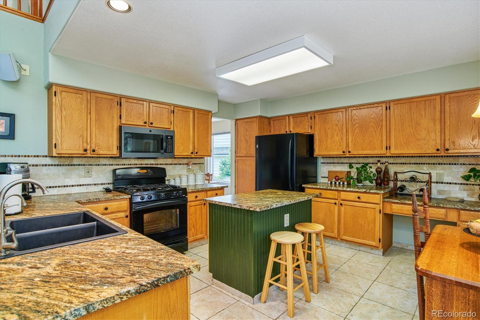 10039 Silver Maple Road Highlands Ranch, CO 80129 - Photo 7 of 32 Gallery Image 7