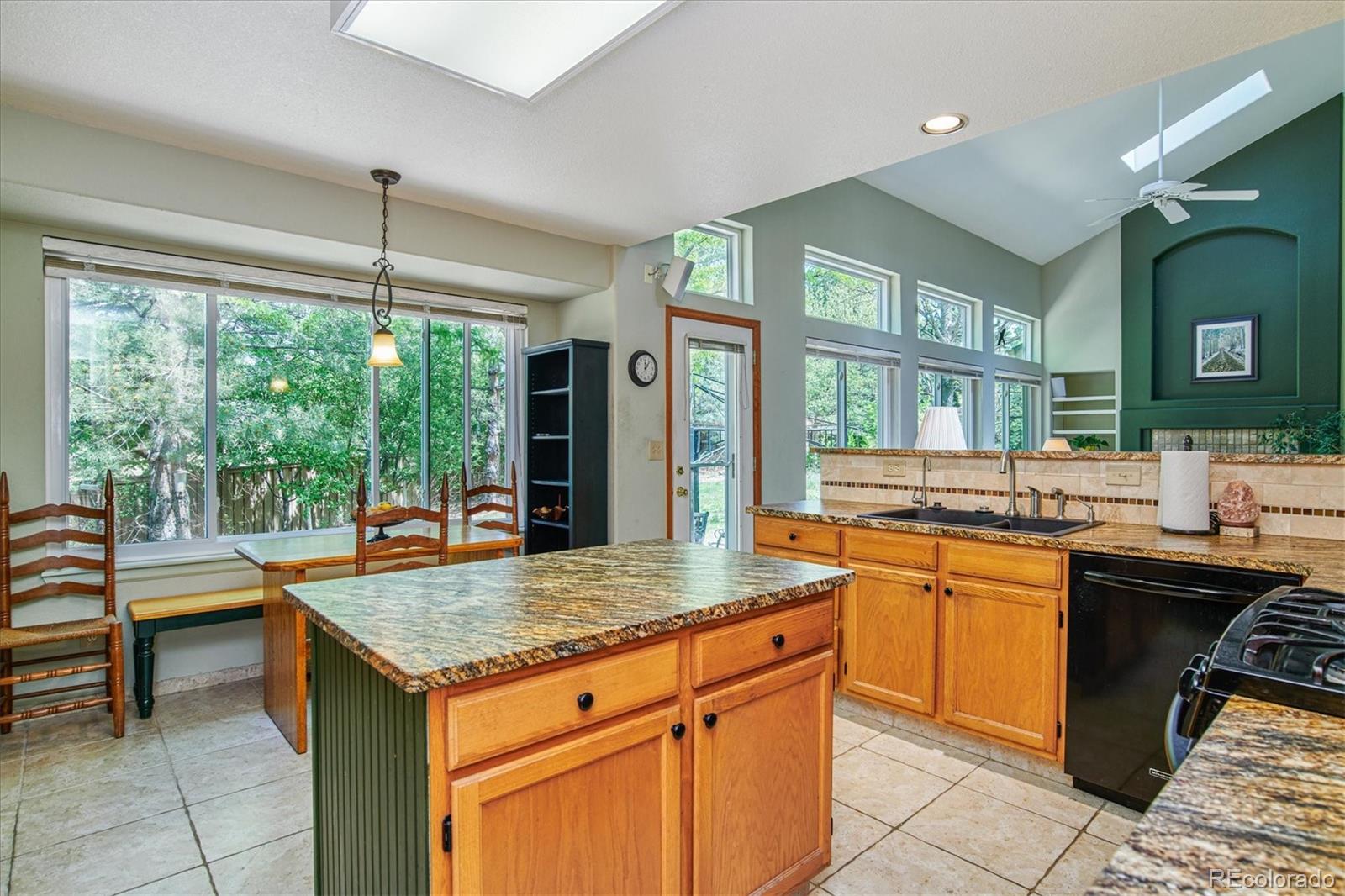 10039 Silver Maple Road Highlands Ranch, CO 80129 - Photo 10 of 32 Gallery Image 10