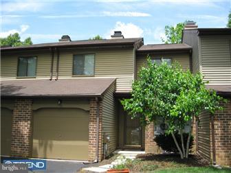 605 Hanover Court Chesterbrook, PA 19087 - Photo 1 of 10 Gallery Image 1