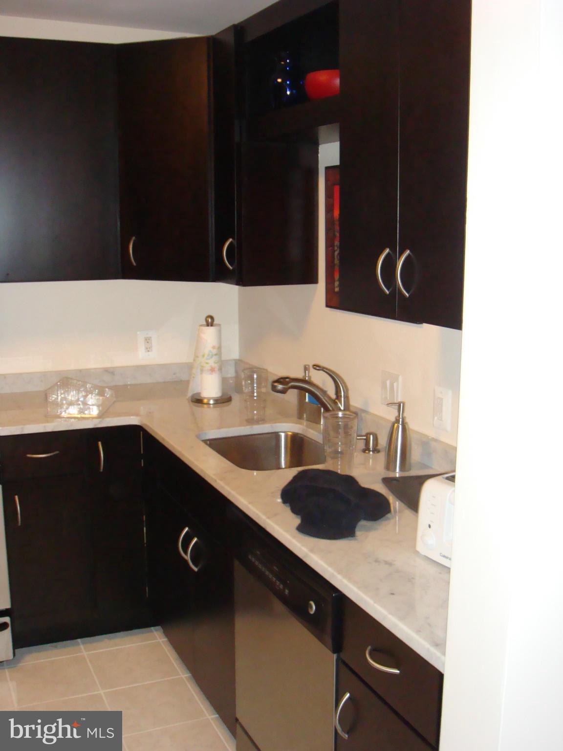 5101 River Road, Unit 1608 Bethesda, MD 20816 - Photo 6 of 6 Kitchen