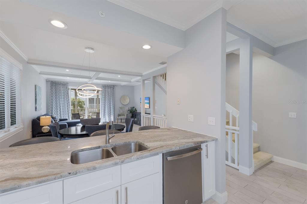 847 Evergreen Way Longboat Key, FL 34228 - Photo 15 of 38