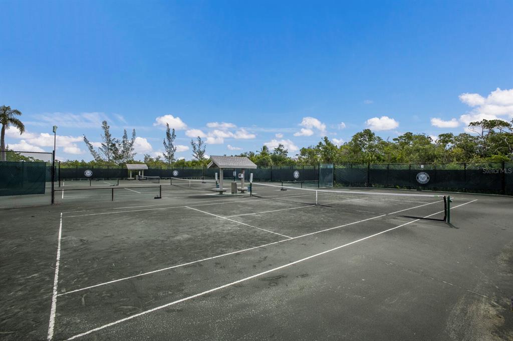 847 Evergreen Way Longboat Key, FL 34228 - Photo 31 of 38