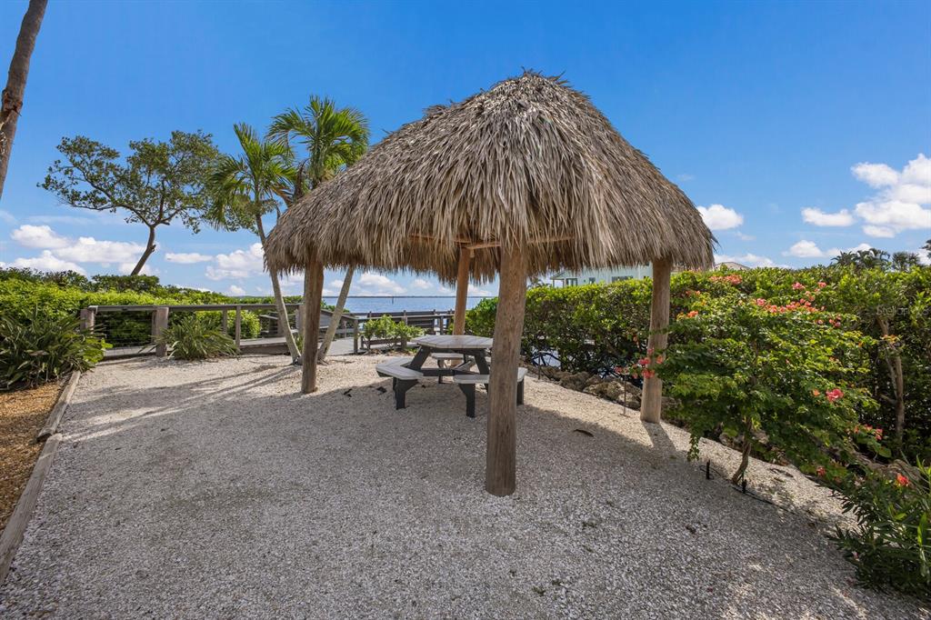 847 Evergreen Way Longboat Key, FL 34228 - Photo 34 of 38