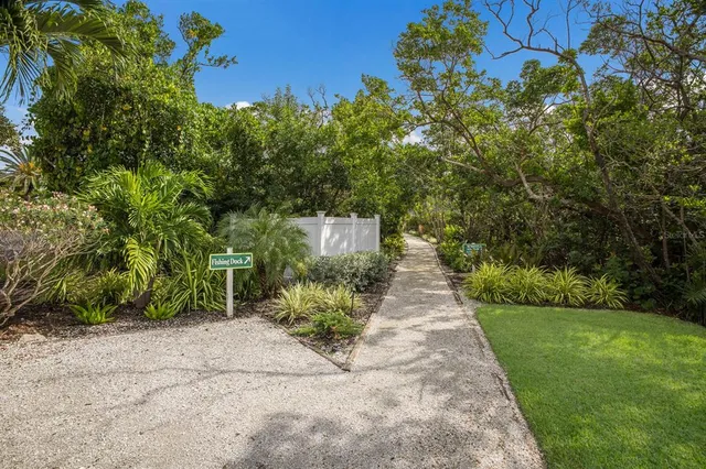 $628,000 | 847 Evergreen Way, Longboat Key, FL 34228