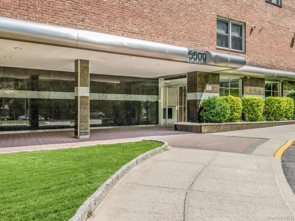 5500 Fieldston Road, Unit 5AA Bronx, NY 10471 - Photo 13 of 14 a view of a building with a garden