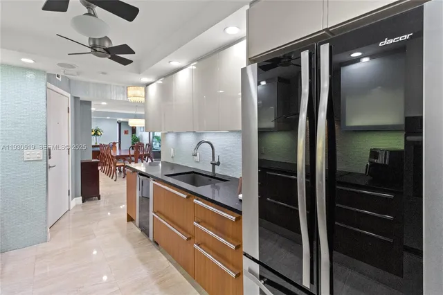 $1,045,000 | 1880 South Ocean Drive, Unit TS106, Hallandale Beach, FL 33009