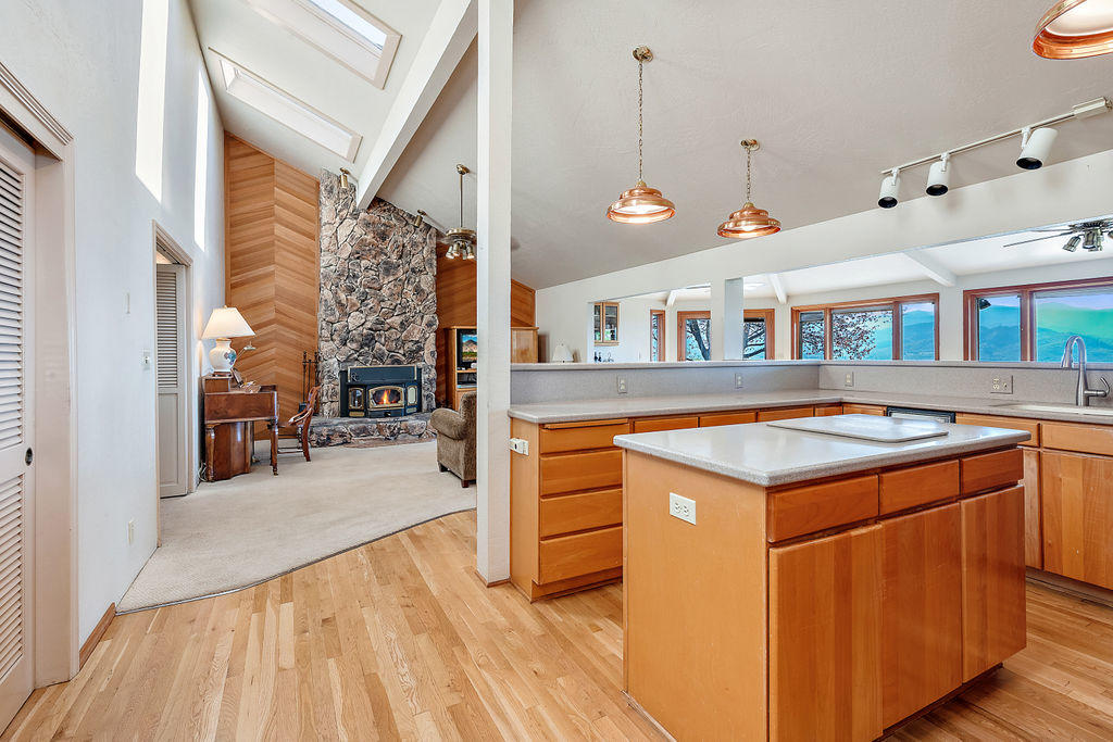 6069 Hughes Road Medford, OR 97504 - Photo 59 of 84 HR(59)