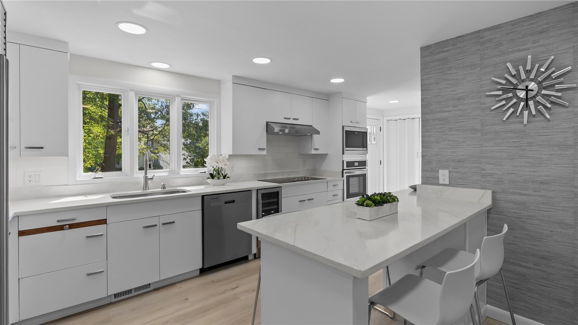 12 Kenmore Way Lincoln, RI 02865 - Photo 3 of 28