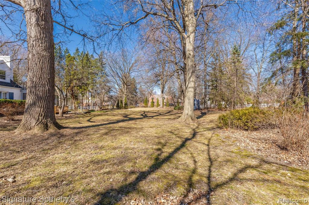 27634 Rackham Drive Lathrup Village, MI 48076 - Photo 33 of 41