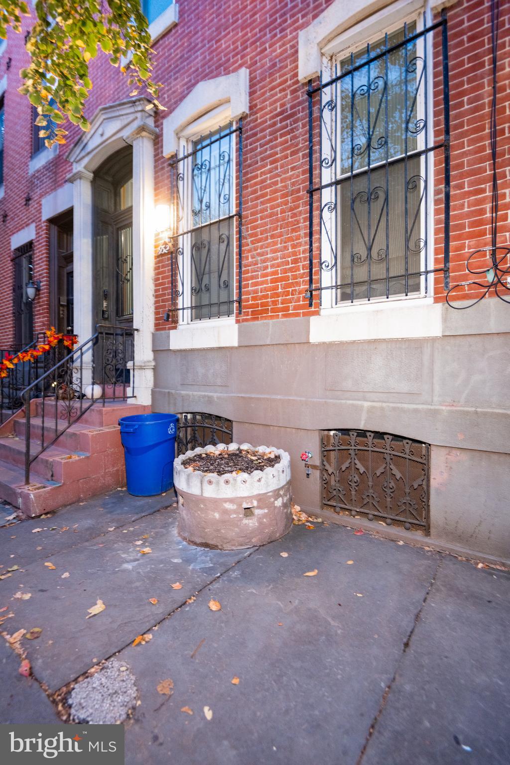 932 North 5th Street Philadelphia, PA 19123 - Photo 1 of 28 Exterior Front