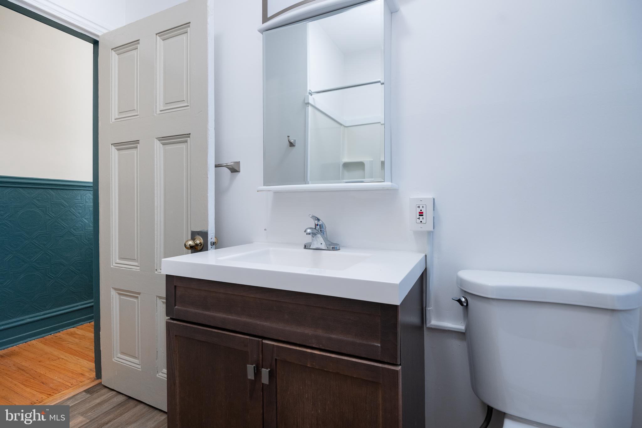 932 North 5th Street Philadelphia, PA 19123 - Photo 27 of 28 Bathroom