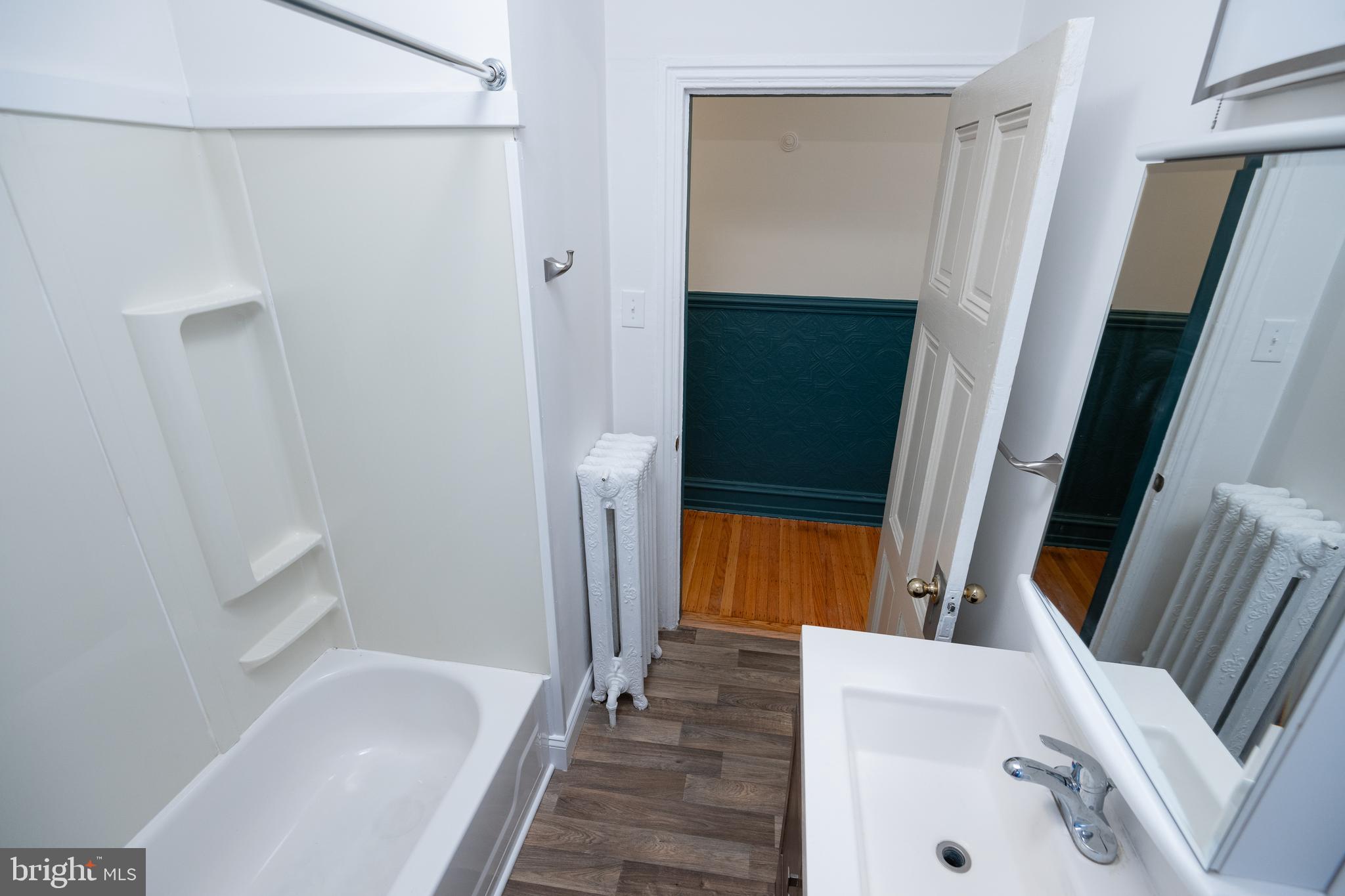 932 North 5th Street Philadelphia, PA 19123 - Photo 28 of 28 Bathroom