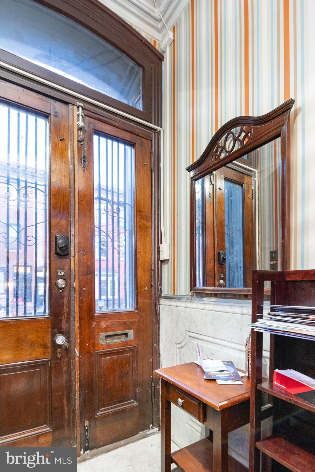 932 North 5th Street Philadelphia, PA 19123 - Photo 4 of 28 Foyer