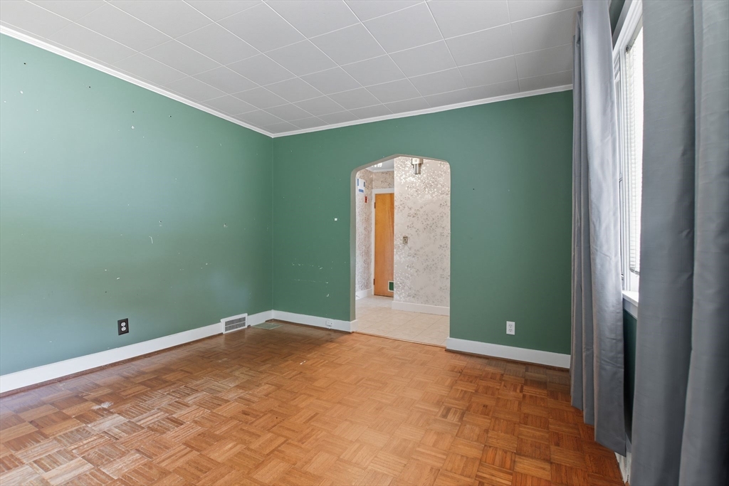 54 Park Hill Road Worcester, MA 01607 - Photo 13 of 25 Gallery Image 13