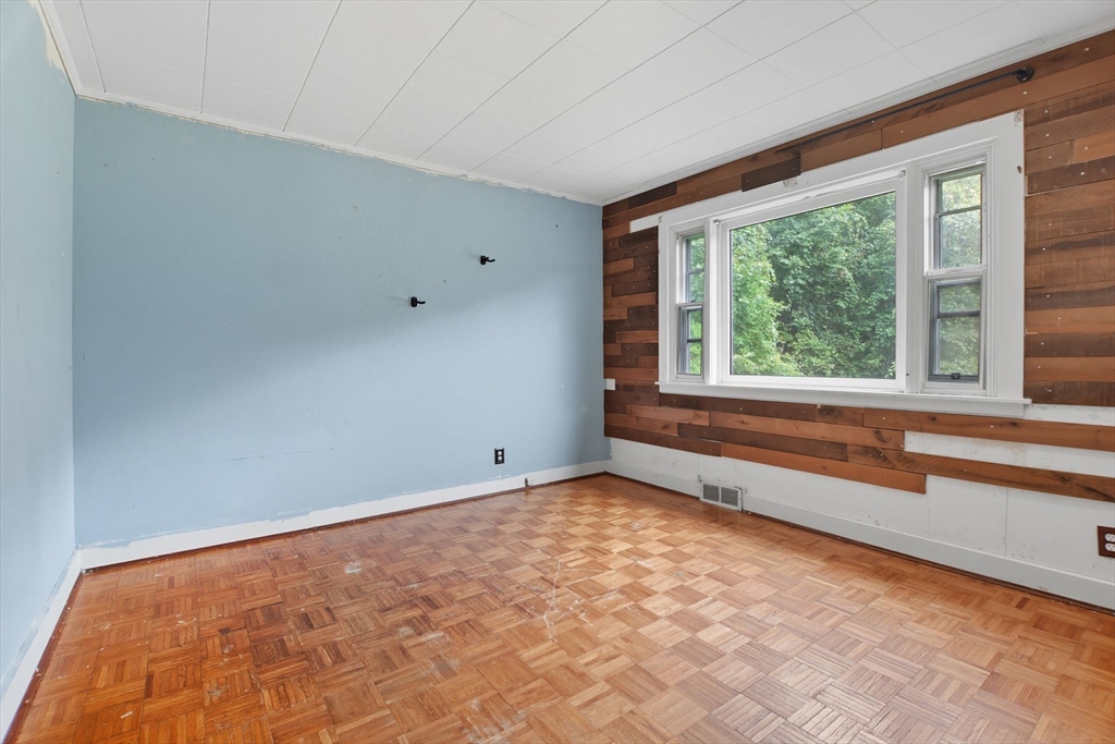54 Park Hill Road Worcester, MA 01607 - Photo 14 of 25 Gallery Image 14