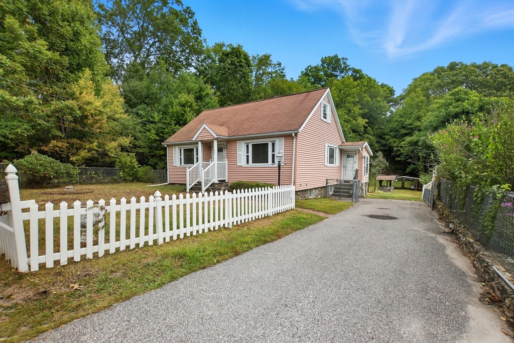 54 Park Hill Road Worcester, MA 01607 - Photo 3 of 25 Gallery Image 3