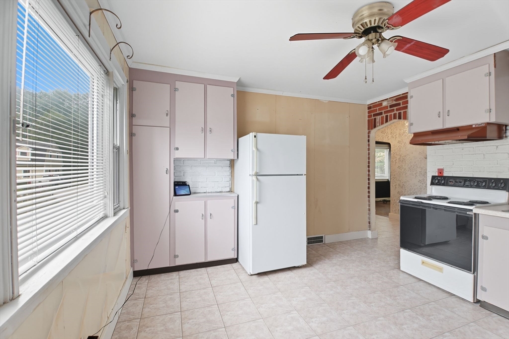54 Park Hill Road Worcester, MA 01607 - Photo 6 of 25 Gallery Image 6