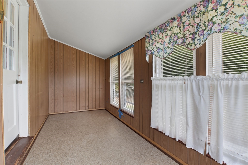 54 Park Hill Road Worcester, MA 01607 - Photo 7 of 25 Gallery Image 7