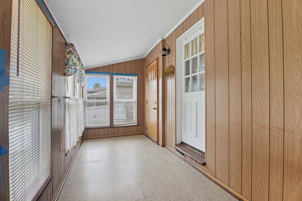 54 Park Hill Road Worcester, MA 01607 - Photo 8 of 25 Gallery Image 8