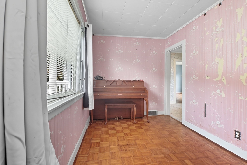 54 Park Hill Road Worcester, MA 01607 - Photo 10 of 25 Gallery Image 10