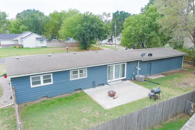 $200,000 | 300 West 6th Street, Sedgwick, KS 67135