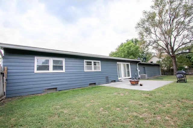 $200,000 | 300 West 6th Street, Sedgwick, KS 67135