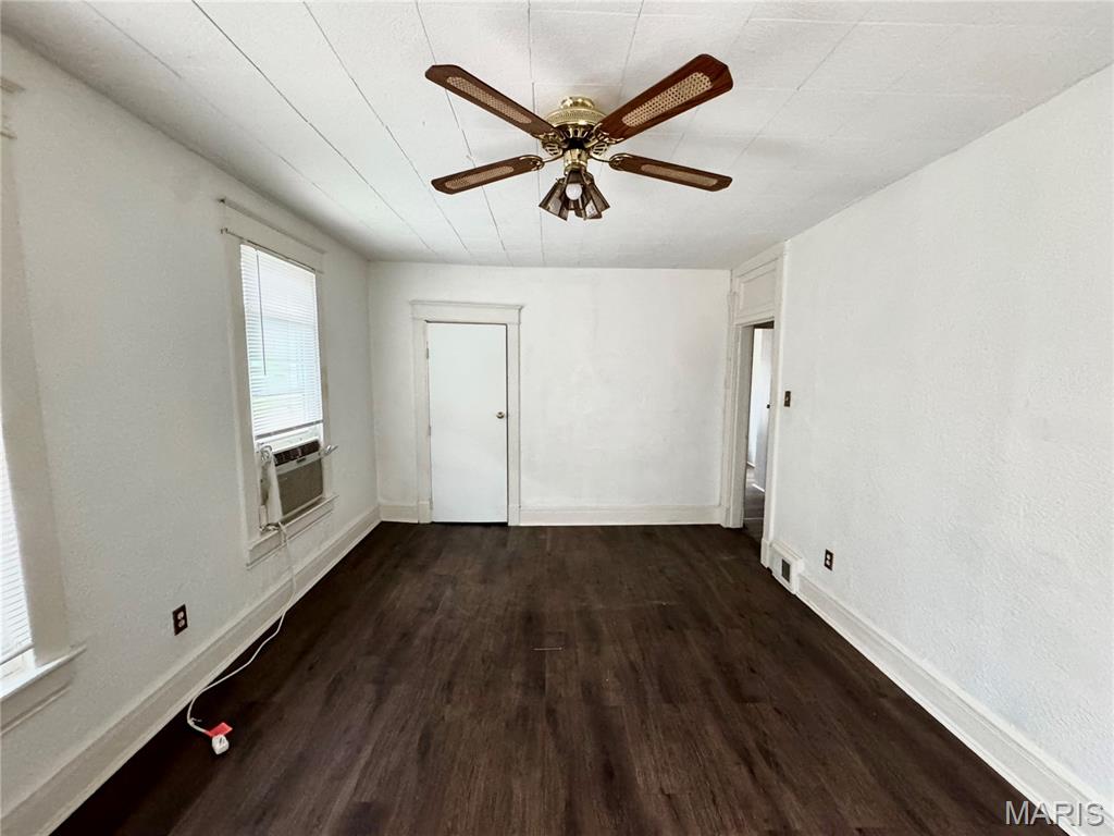 1312 Alby Street Alton, IL 62002 - Photo 4 of 22