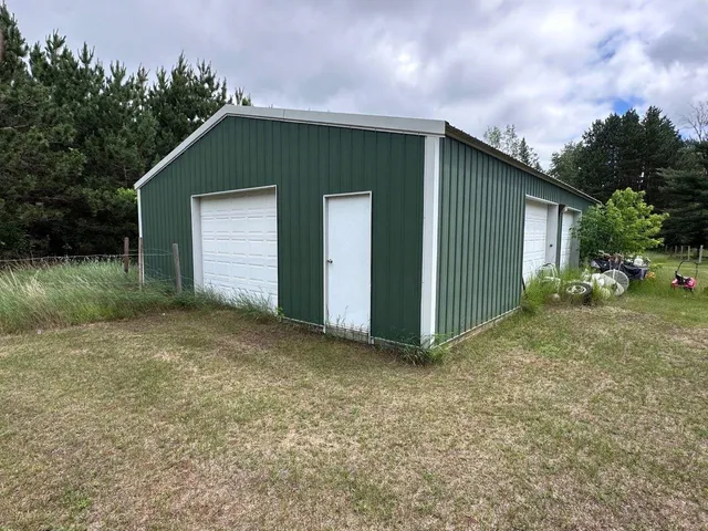 $275,500 | 8501 River Road, Suring, WI 54174