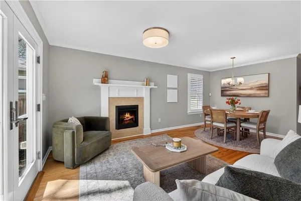 $375,000 | 121 East 80th Street, Kansas City, MO 64114
