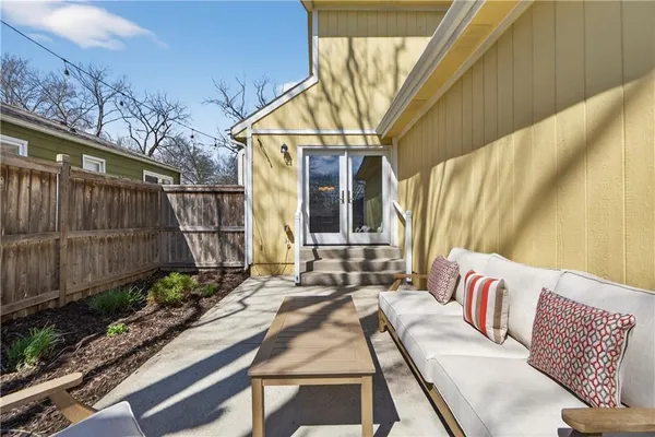 $375,000 | 121 East 80th Street, Kansas City, MO 64114