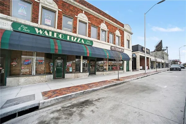 $375,000 | 121 East 80th Street, Kansas City, MO 64114