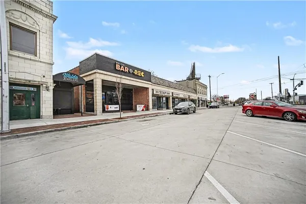 $375,000 | 121 East 80th Street, Kansas City, MO 64114