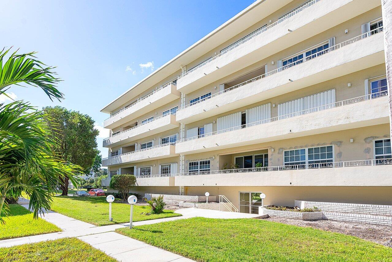 1299 South Ocean Boulevard, Unit R1 Boca Raton, FL 33432 - Photo 3 of 44 030-1299SouthOceanBoulevard-BocaRaton-FL