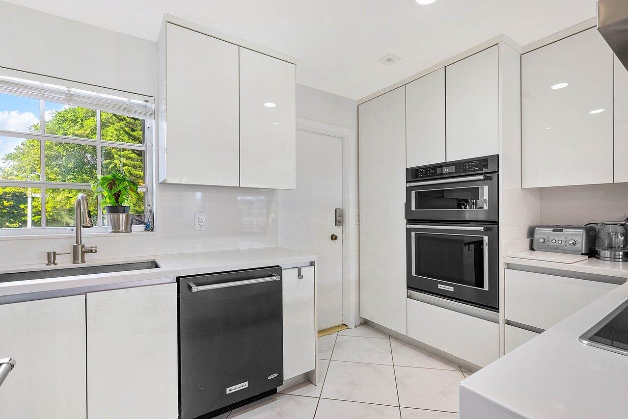1299 South Ocean Boulevard, Unit R1 Boca Raton, FL 33432 - Photo 9 of 44 004-1299SouthOceanBoulevard-BocaRaton-FL