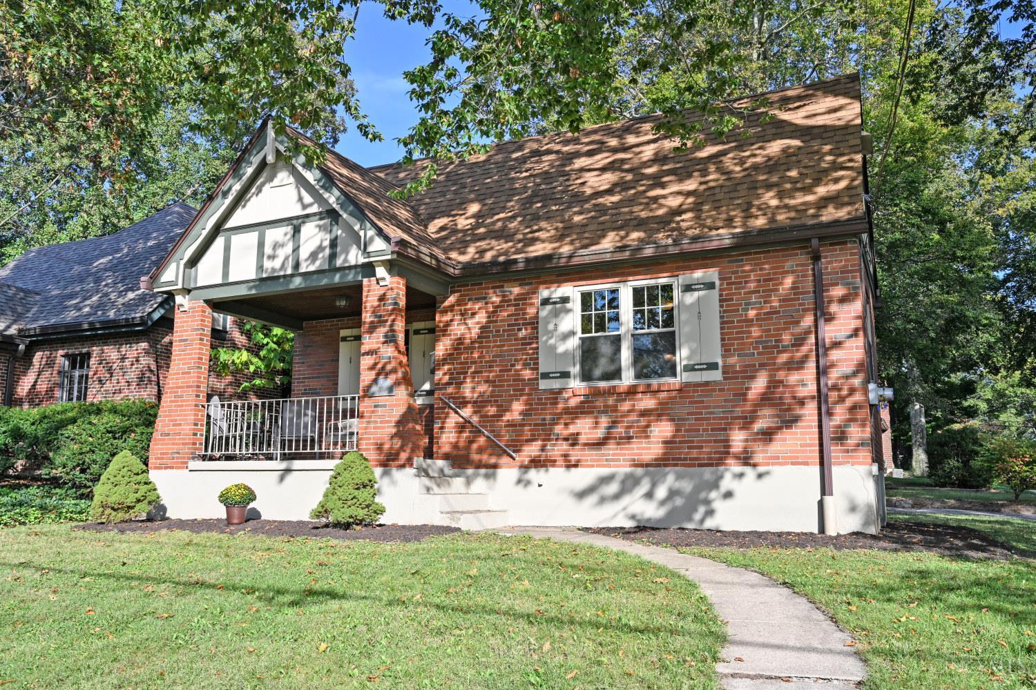 3800 Settle Road Mariemont, OH 45227 - Photo 2 of 40 Gallery Image 2