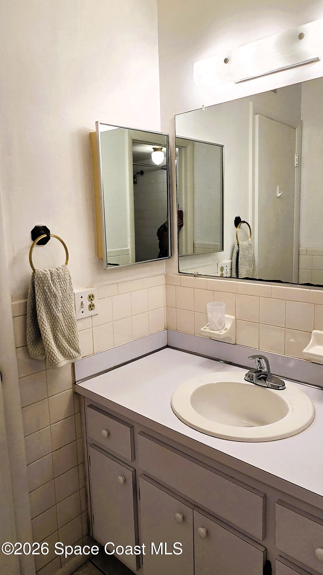 412 School Road, Unit 88 Indian Harbour Beach, FL 32937 - Photo 24 of 50 Main bath