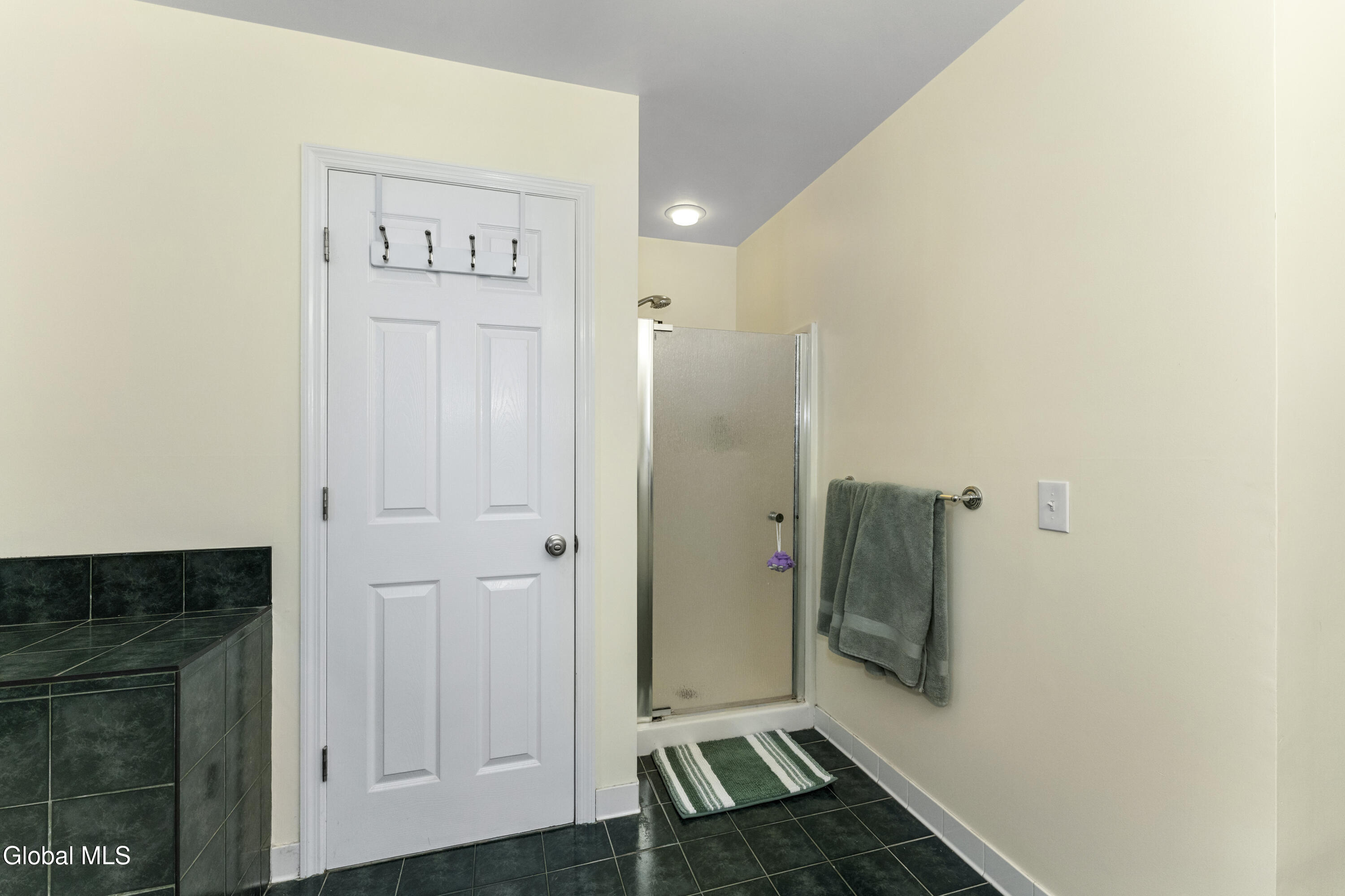 216 Harvard Road Colonie, NY 12189 - Photo 22 of 34 6 Master 5