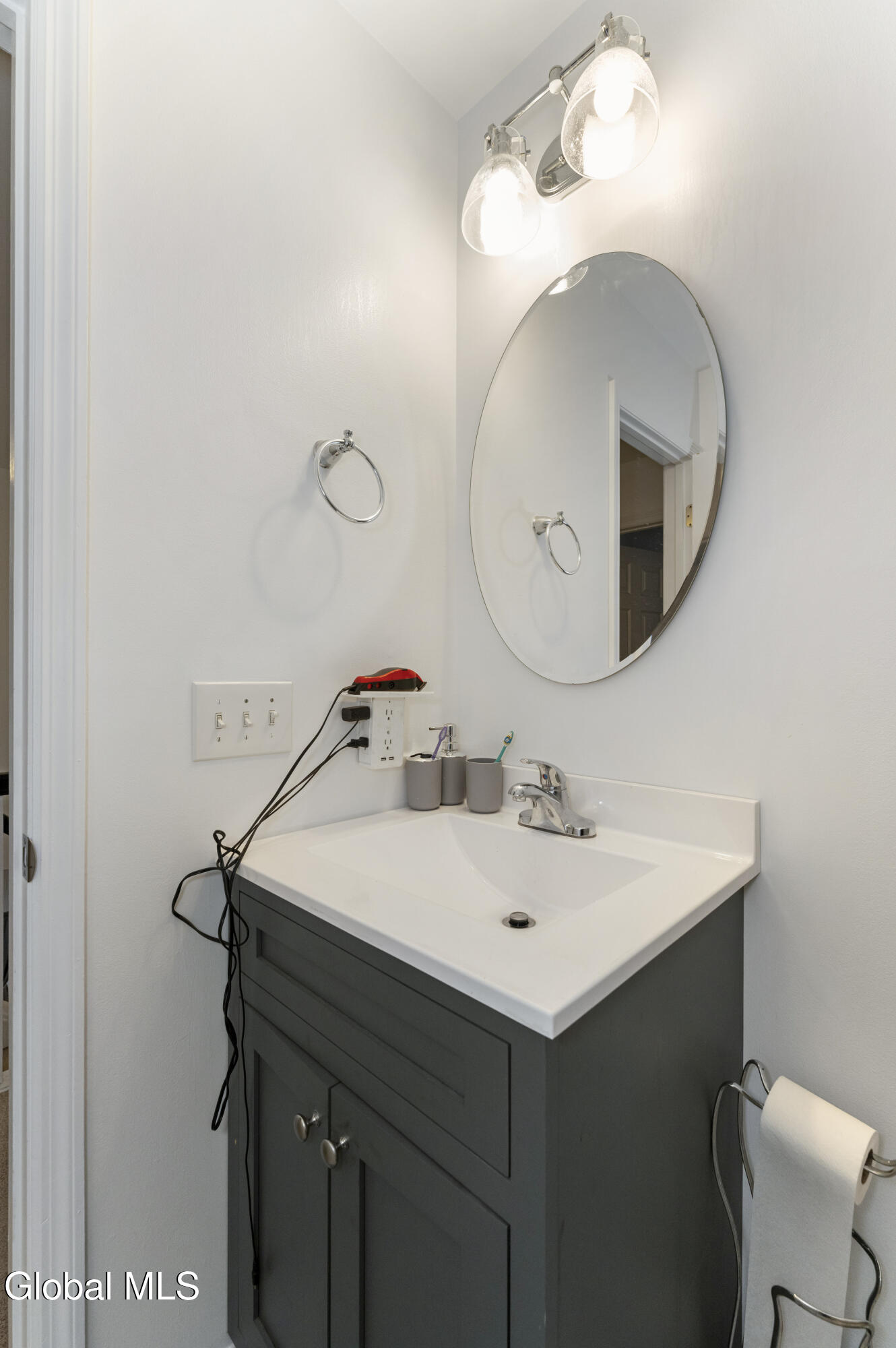 216 Harvard Road Colonie, NY 12189 - Photo 27 of 34 8 Bathroom 1