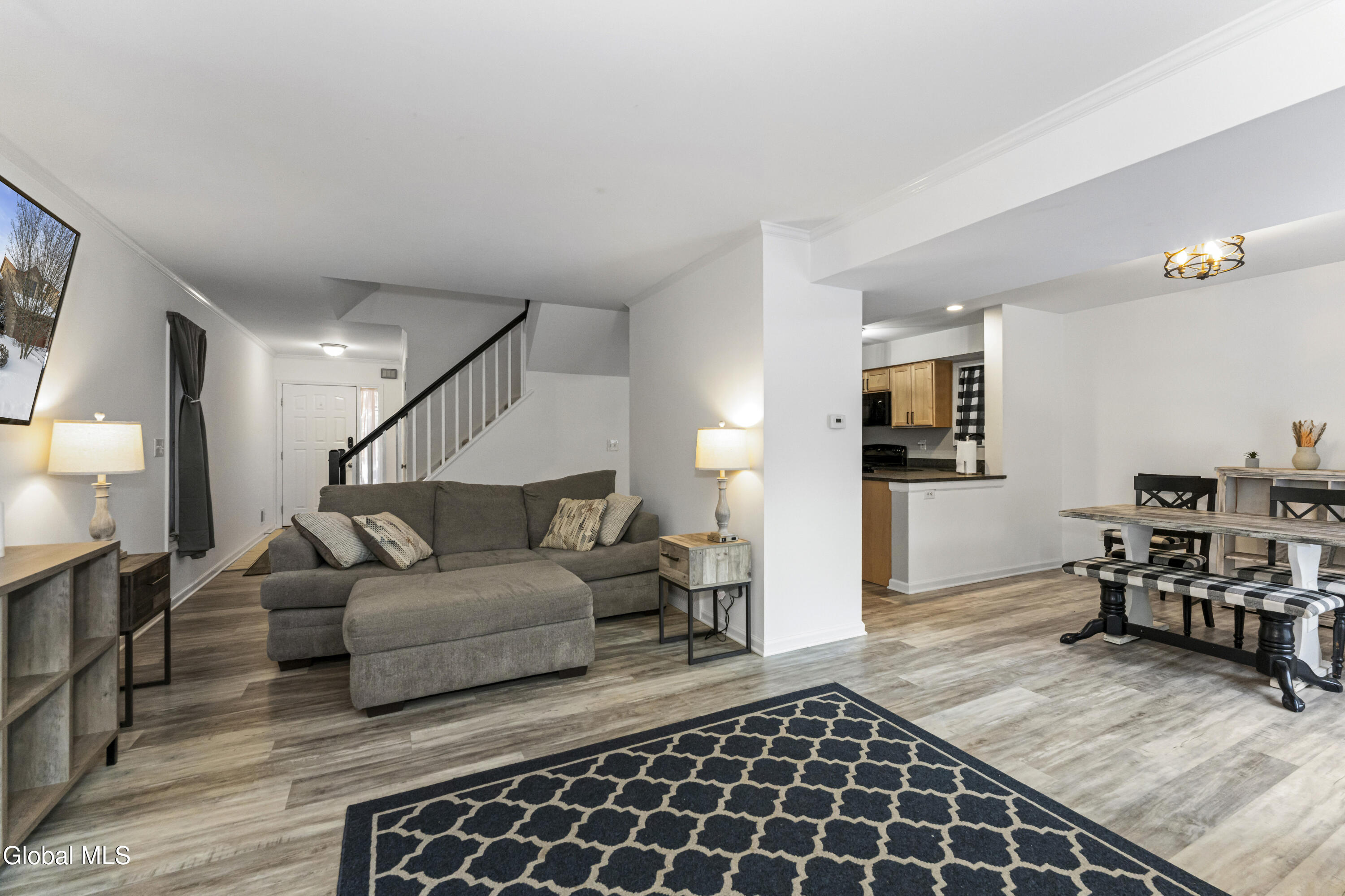 216 Harvard Road Colonie, NY 12189 - Photo 7 of 34 2 Livingroom 3