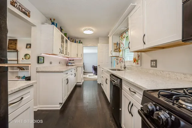 $320,000 | 6206 Hilly Way, Cary, IL 60013