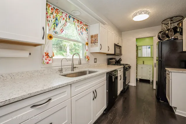 $320,000 | 6206 Hilly Way, Cary, IL 60013