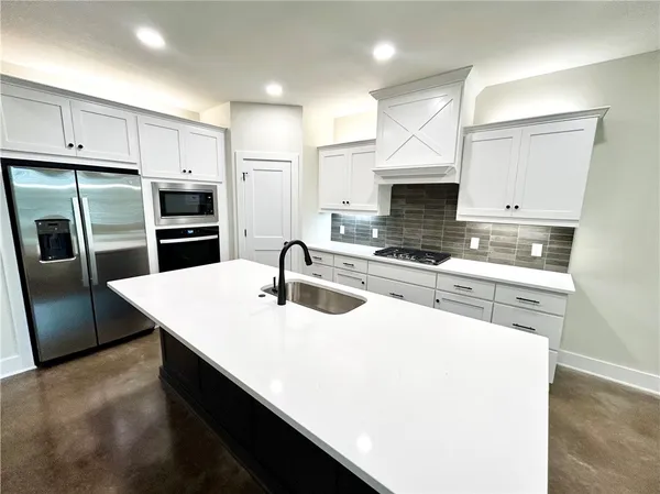 $2,800 | 3024 Teller Drive, Bryan, TX 77808